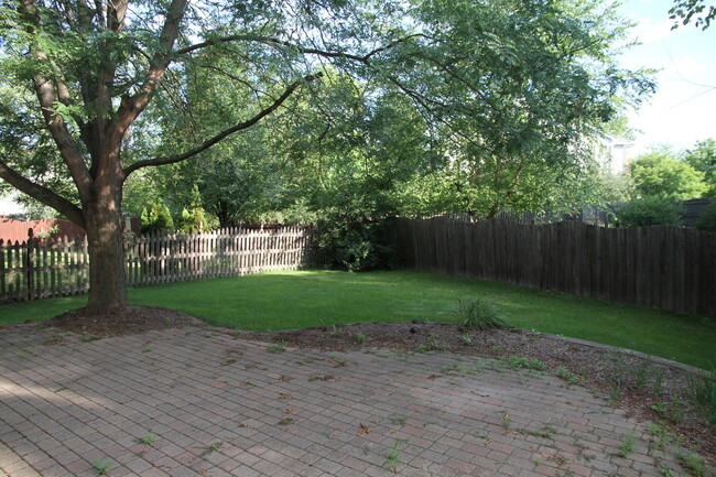 Building Photo - 2723 Whitehall Ln