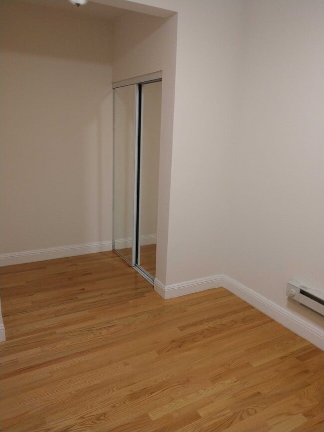 Building Photo - 1246 Bush St