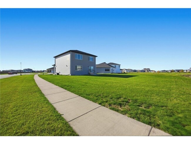 Building Photo - 4743 32nd St S