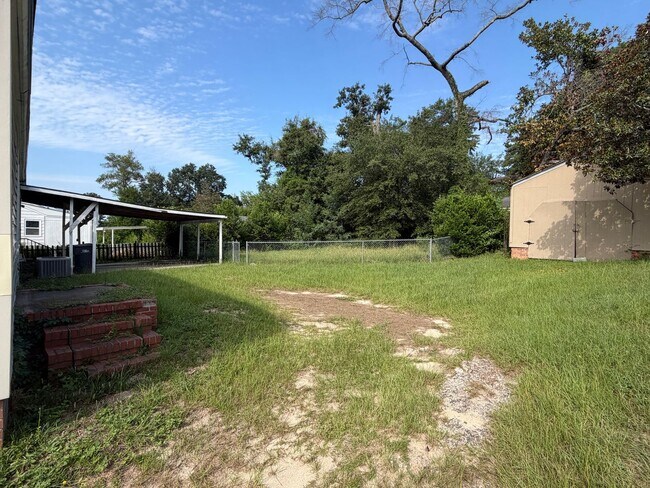 Building Photo - 1743 Kissingbower Rd
