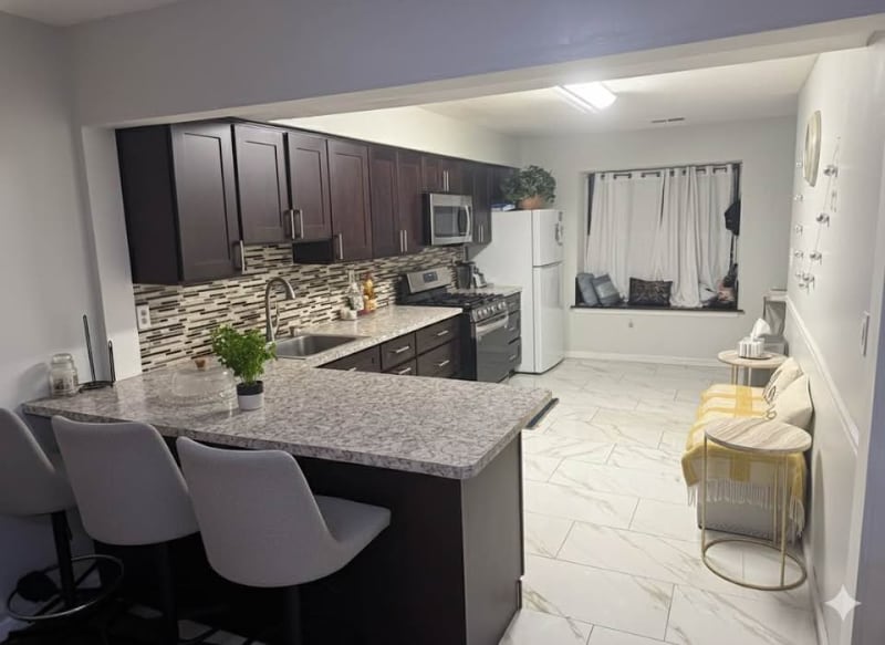 Building Photo - 20 Lawry Ct