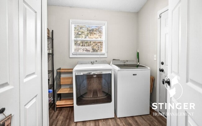 Building Photo - 16 Brindlewood Dr