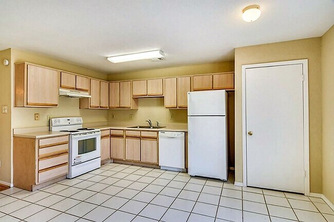 Building Photo - 6907 Tara Dr