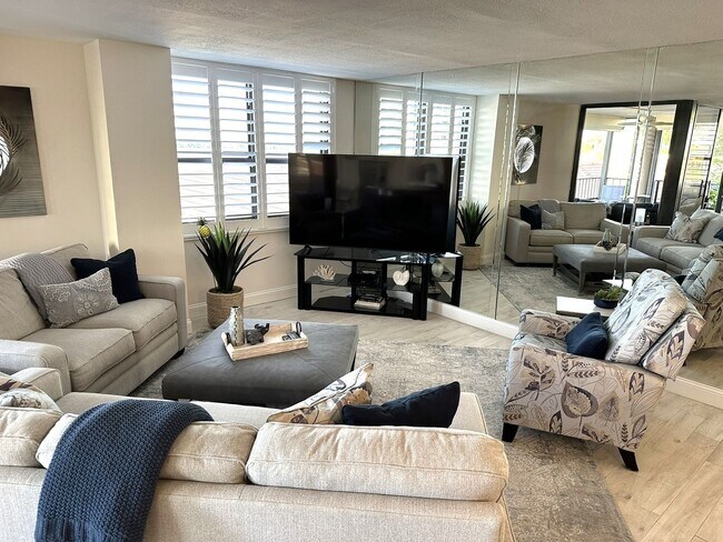 Building Photo - FURNISHED SIX MONTH RENTAL WATER VIEW BAHIA DEL MAR APRIL 29, 2026-OCT. 31, 2026