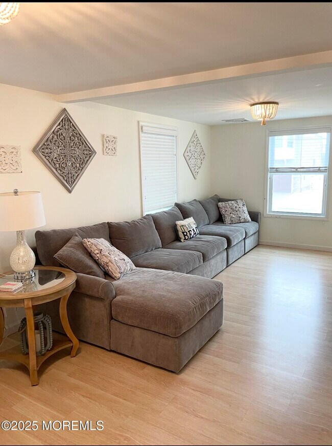 Building Photo - 7 Princeton Ave