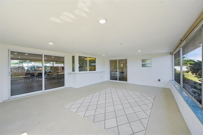Building Photo - 6735 Keystone Dr