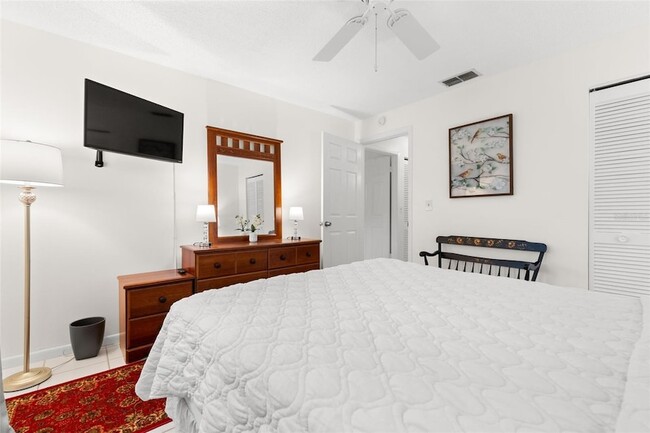 Building Photo - 3143 37th Ln S