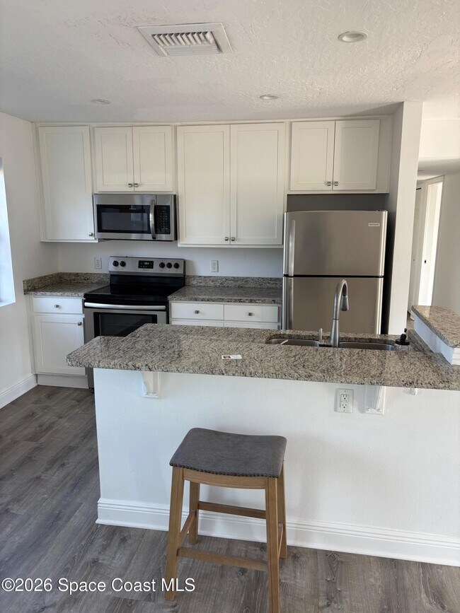 Building Photo - 904 Kensington Dr