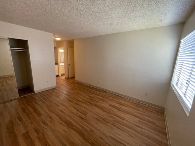 Building Photo - 2920 Briarwood Rd