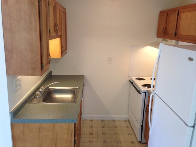 Building Photo - 3861 Brown Ave