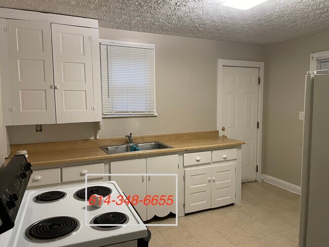 Building Photo - 1032 Ellsworth Ave