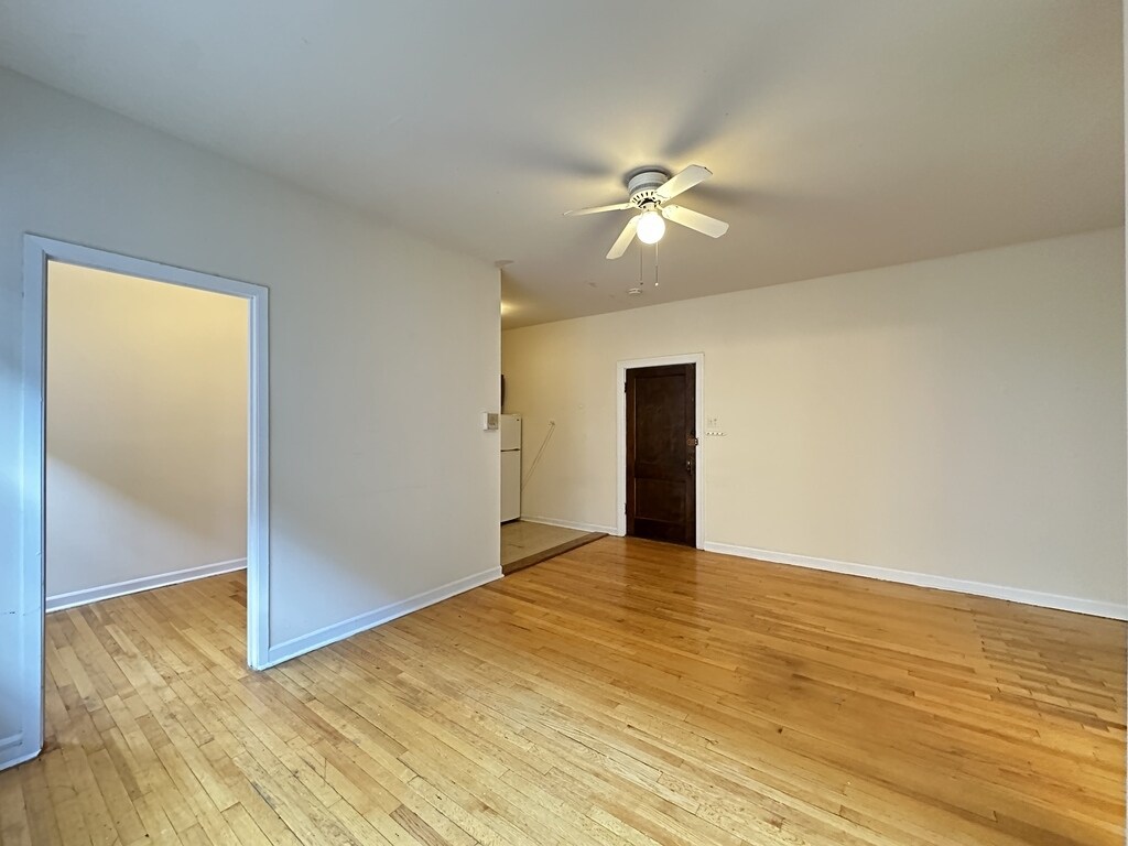 Building Photo - 1040 W George St