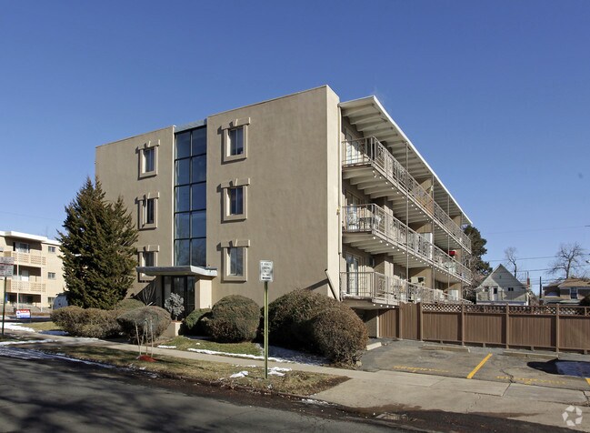 Primary Photo - Caravelle