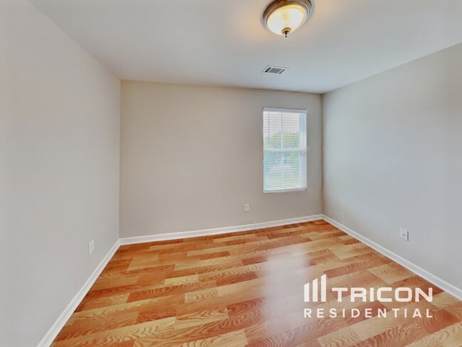 Building Photo - 108 Alred Cir