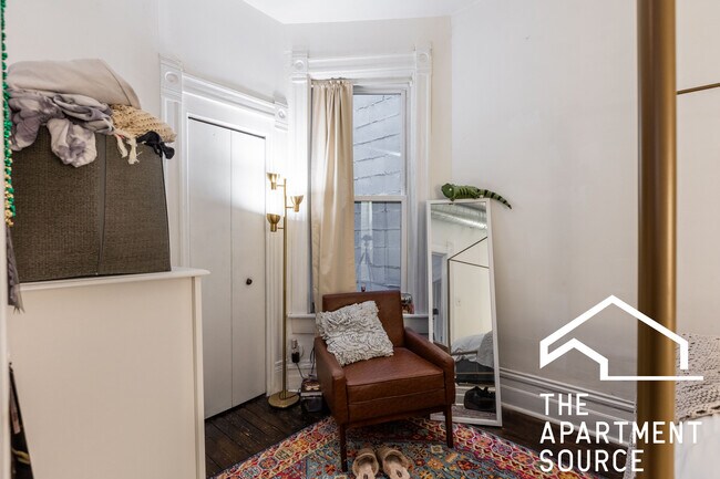 Building Photo - 2465 N Lincoln Ave