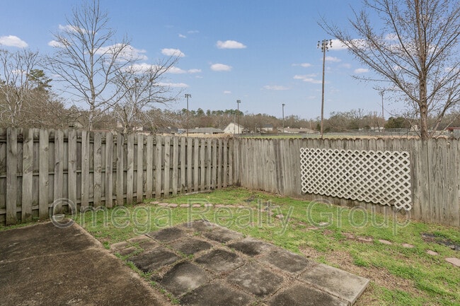 Building Photo - 1434 Amberley Woods Cv