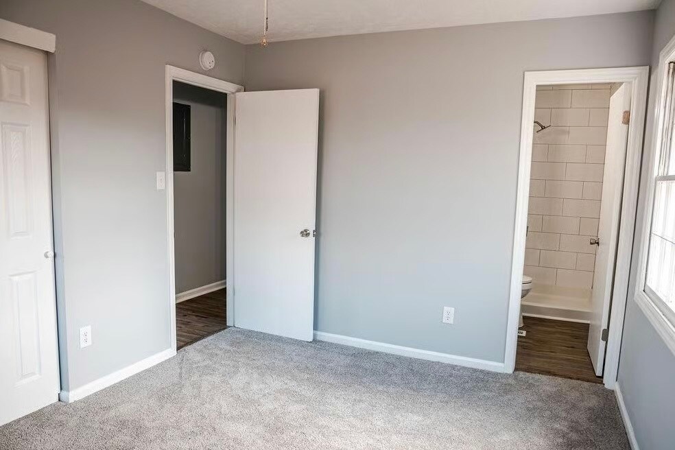 Building Photo - 410 Atwell Dr