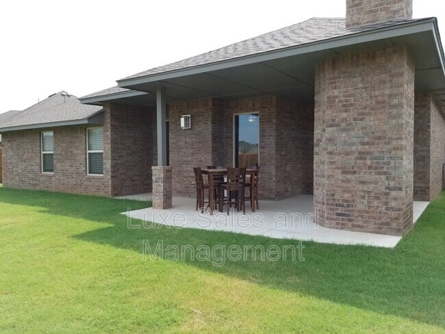 Building Photo - 1433 Kelley Pointe Pkwy