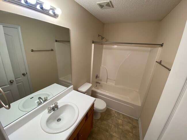 Building Photo - PRE-LEASING FOR AUGUST 2025!