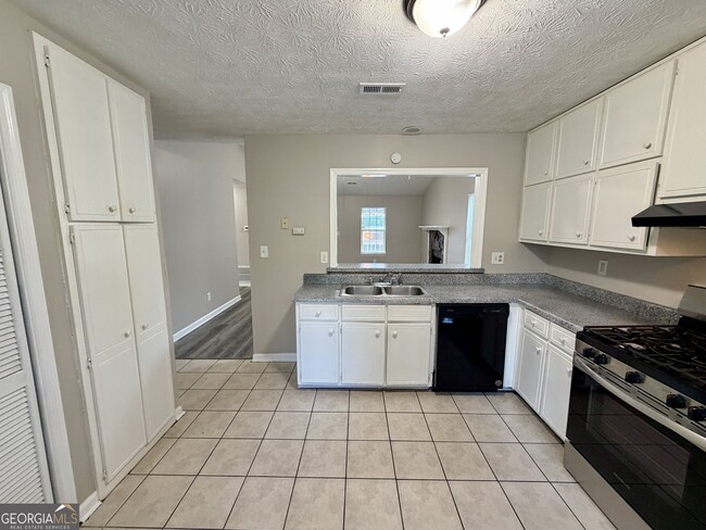Building Photo - 105 Fruitwood Trce