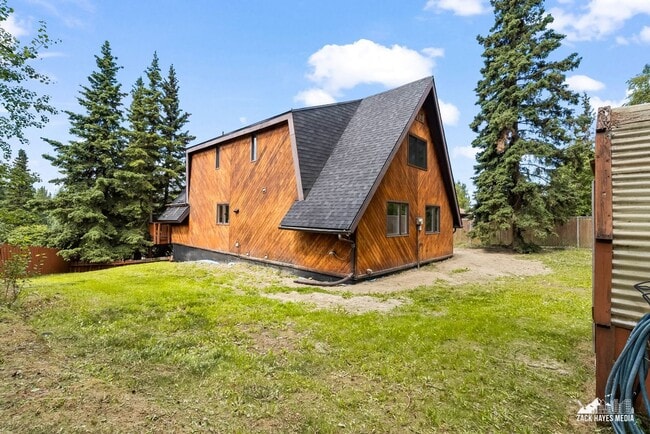 Building Photo - Towne East Single Family Home