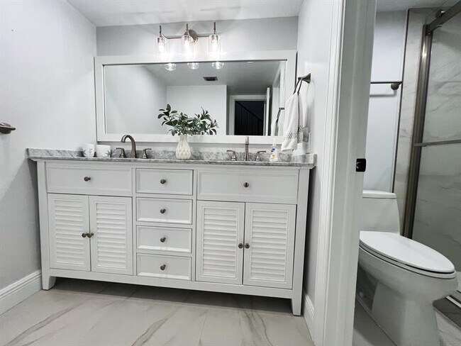 Building Photo - 1800 S Ocean Dr