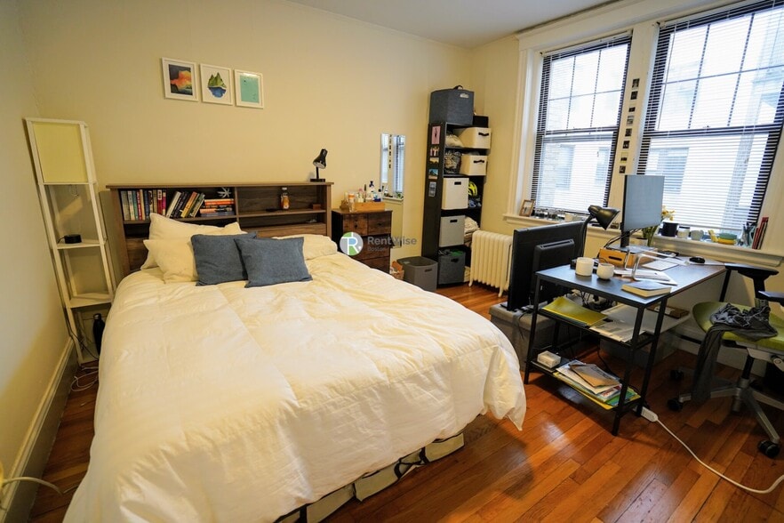 Building Photo - 294 Harvard St