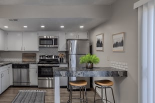 Building Photo - Somerford Square Apartments