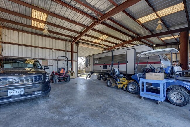 Building Photo - 24097 Hwy 6