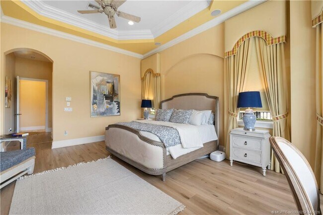 Building Photo - 130 SE Bella Strano