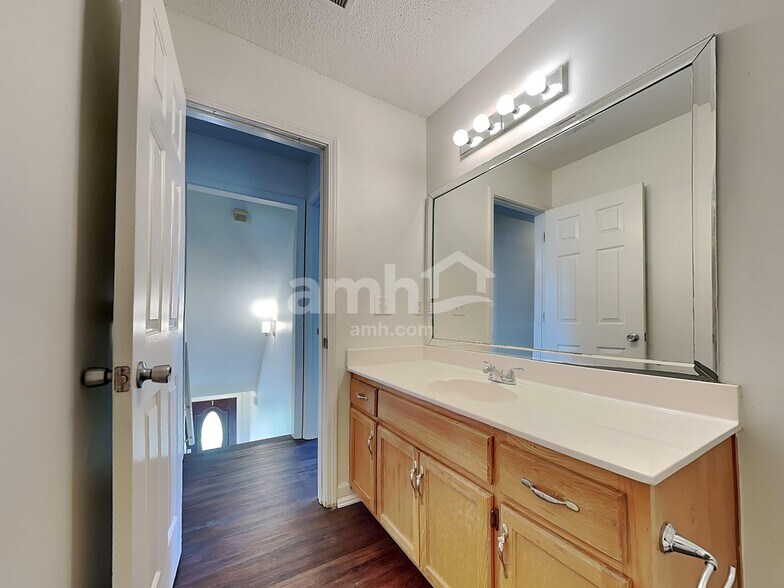 Building Photo - 5718 Eagleston Dr