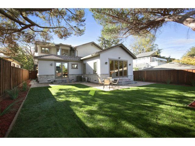Building Photo - 2025 Santa Cruz Ave
