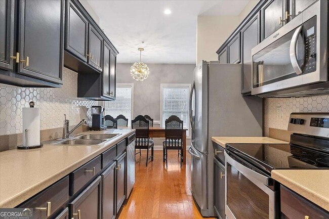 Building Photo - 1168 Stephens St