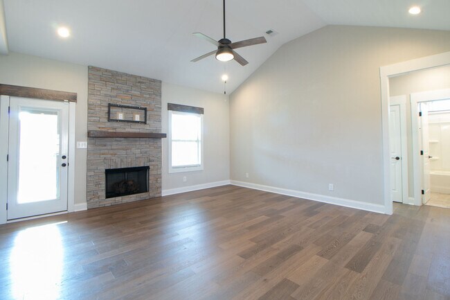 Building Photo - 1441 Hereford Blvd
