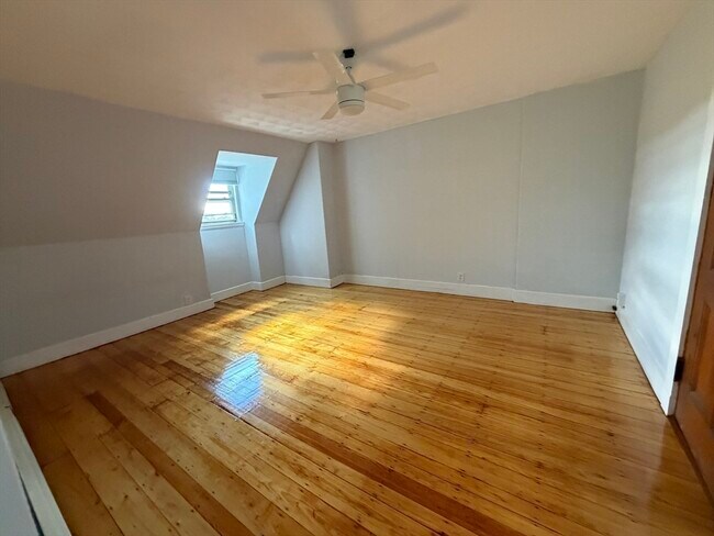 Building Photo - 318 Tappan St