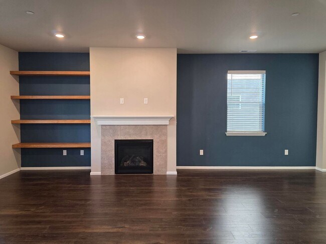 Building Photo - 4 Bedroom Home in Soundview Estates!