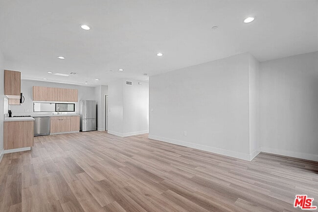 Building Photo - 14804 1/2 Vanowen St