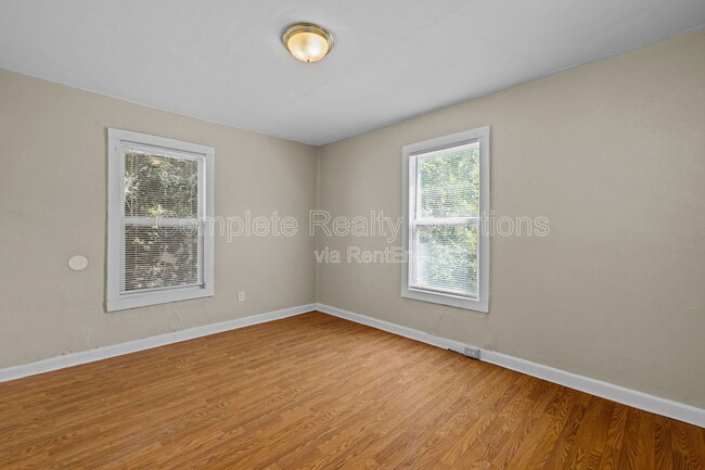Building Photo - 7157 Garesche Ave