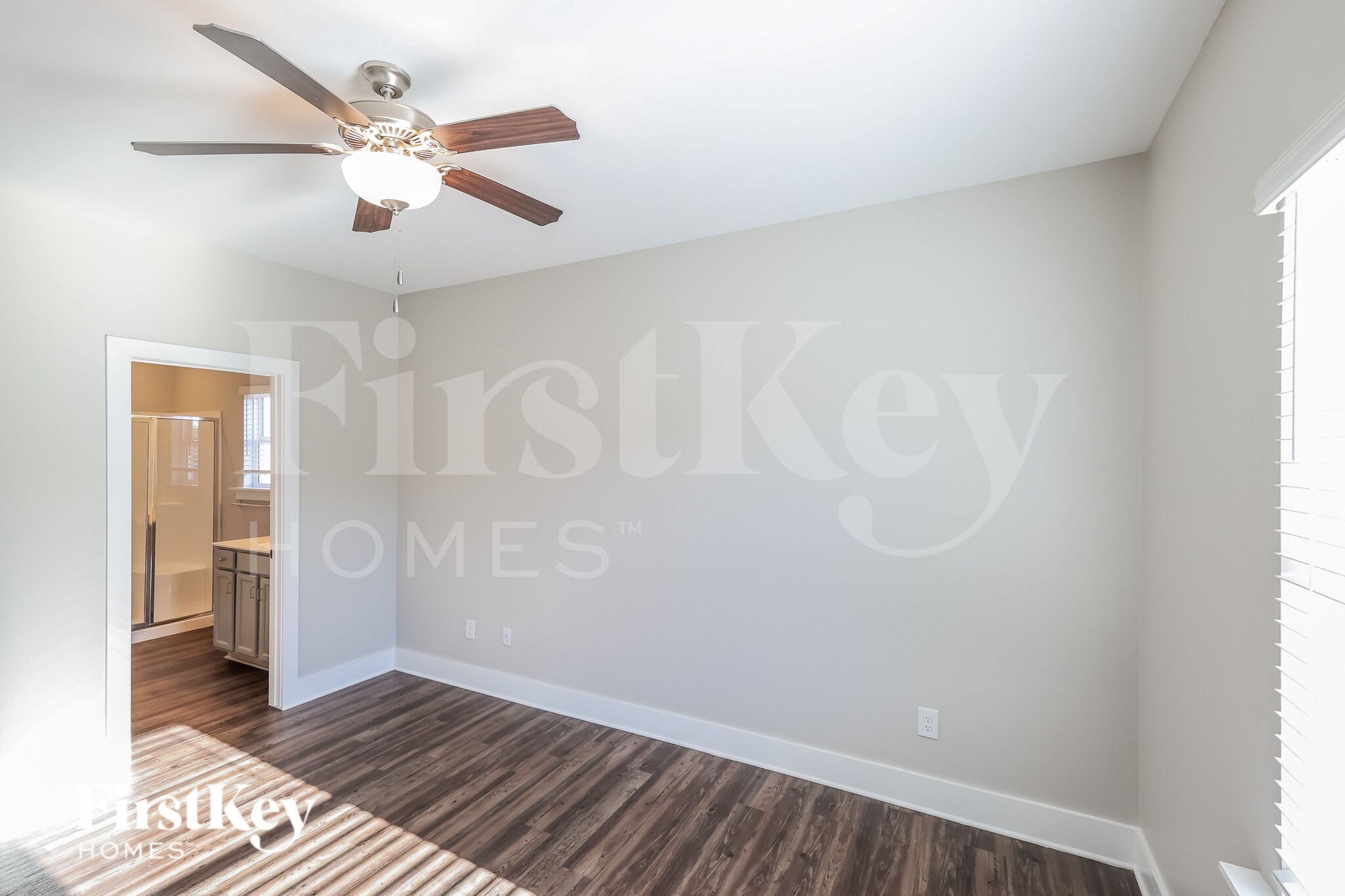 Building Photo - 2762 Village Pl