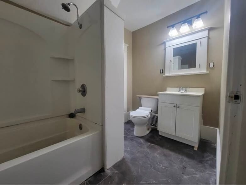 Building Photo - 739 13th Ave S