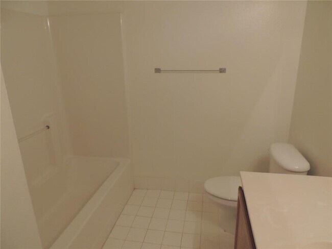 Building Photo - 9905 Westwood Dr