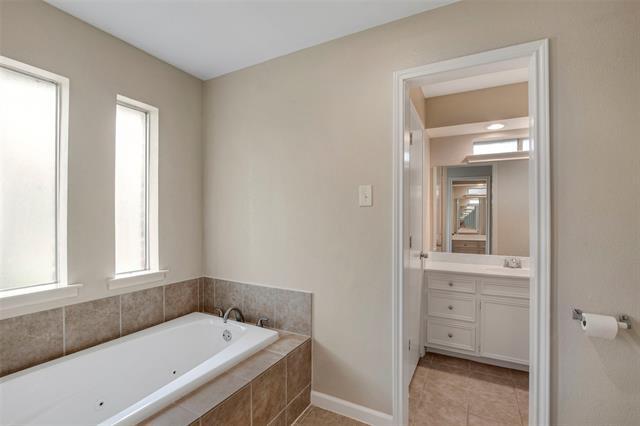 Building Photo - 1411 Potomac Dr