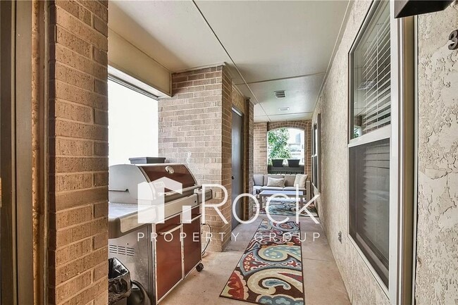 Building Photo - Urban Living in Downtown OKC - 3 Bedrooms/2 Bathrooms with Reserved Covered Parking