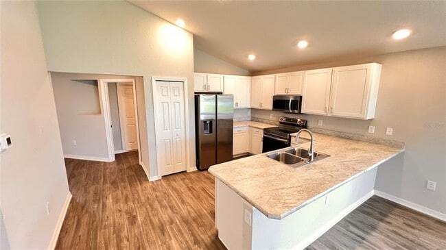 Building Photo - 1097 SILAS St