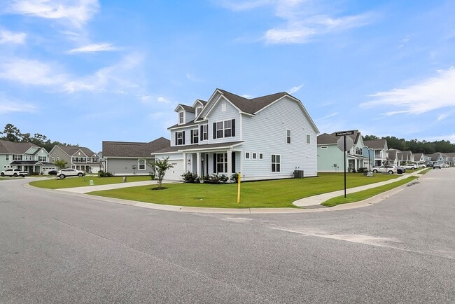 Building Photo - 687 Black Pine Rd