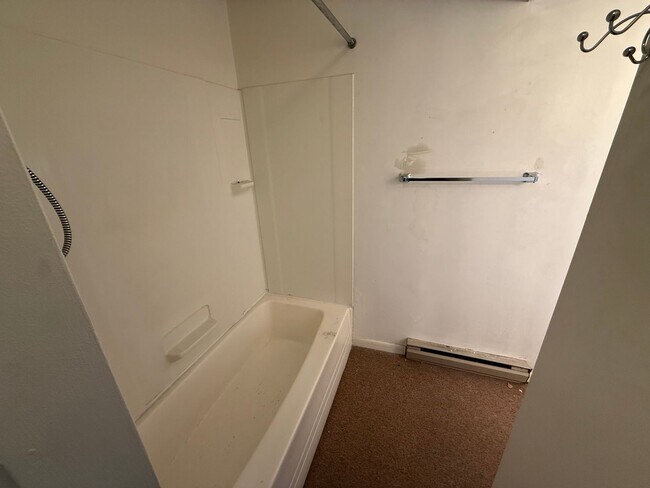 Building Photo - 429-431 E. King Street