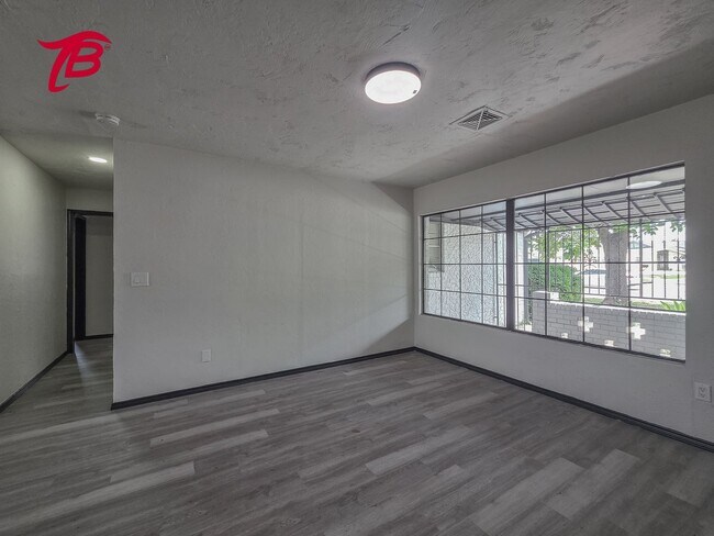 Building Photo - Charming 4-Bedroom Home with Spacious Yard