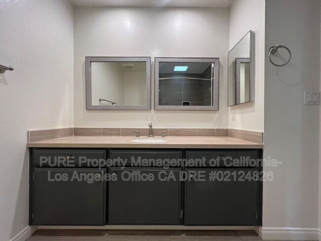 Building Photo - 11905 Avon Way