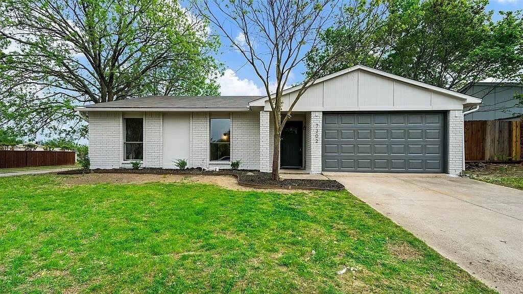 Building Photo - 7302 Hedge Dr