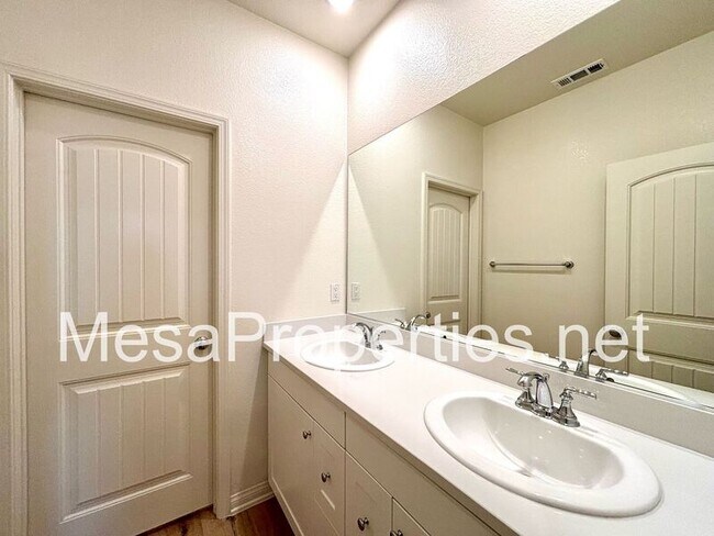Building Photo - 12594 Ava Loma St